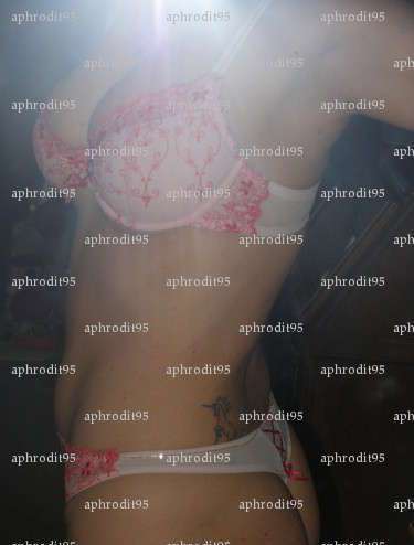 aphrodit95 - Femme bi Libertine échangiste - Wy-dit-Joli-Village