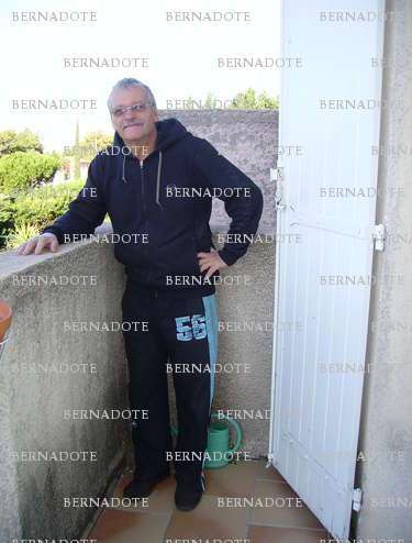 BERNADOTE - Homme échangiste - Fréjus