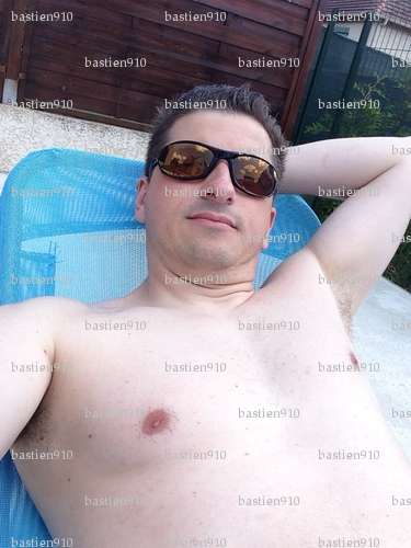 bastien910 - Homme échangiste - Morsang-sur-Seine