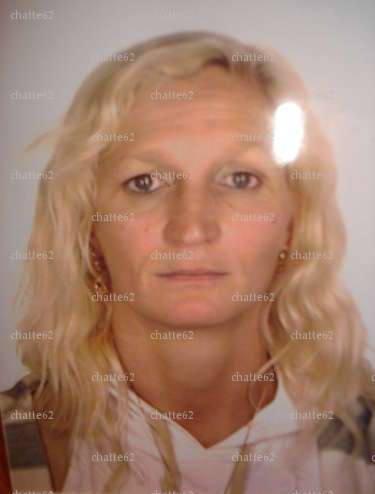 chatte62 - Couple échangiste - CHERCHONS COUPLE OU HOMME MIGNON