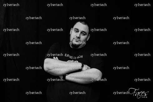cybertech - Homme bi BDSM - Angrie