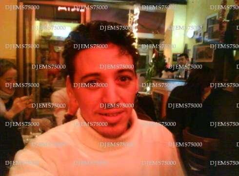 DJEMS75000 - Homme coquin - Paris