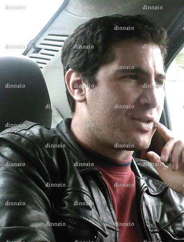 dinozio - Homme coquin - Paris