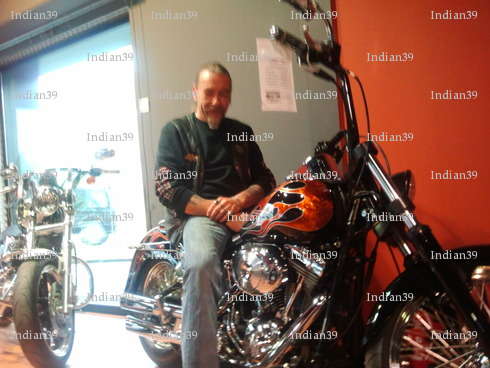 Indian39 - Homme coquin - Bornay