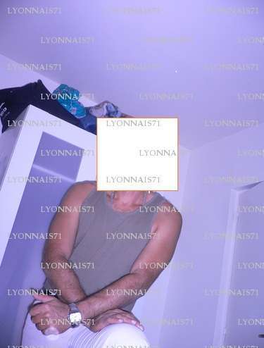 LYONNAIS71 - Homme coquin - Lyon