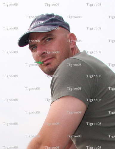 Tigroo08 - Homme candaulisme - Reims